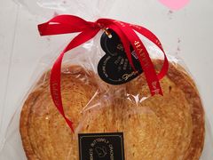 比脸大的蝴蝶酥-DEMO黛慕蛋糕(中泰店)