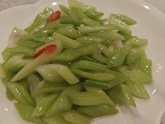 西芹炒百合-老人和饭店(打浦路店)