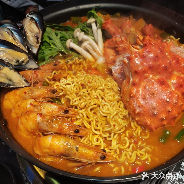 男朋友叫我来的店⚈₃⚈必须吃帝王蟹火锅安排！