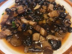 -头上红煨盐鸡·非遗院子餐厅