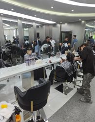 -MOVAN  HAIR莫凡匠人发型屋