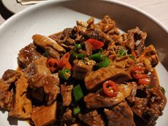 湘西竹笋焖牛肉-boundaries籬苑(瑞光创意工厂-贰号院店)