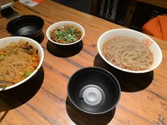 -万记麻辣烫国展总店