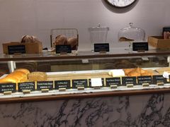 面包甜点陈列柜-WHEAT&BAKER-麥(凯德来福士店)