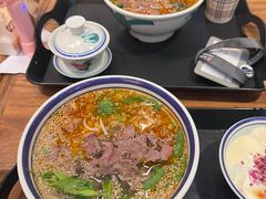 -云阿蛮云南生烫牛肉米线(奉贤路店)