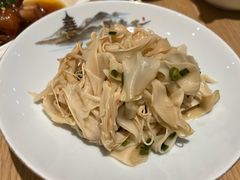 -渝信川菜 · 川味家常菜(财富购物中心店)