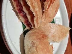 玫瑰鲜花饼-云海肴·汽锅鸡·云南菜(美罗城店)