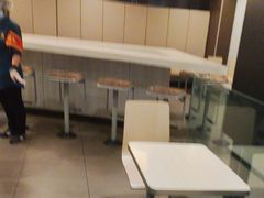 -麦当劳(西客站店)