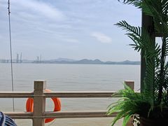 -鹰龙海畔度假酒店(咸祥店)
