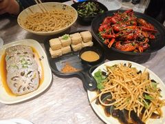 -巴厘龙虾·榜首油焖大虾(音乐学院·沿江酒馆店)