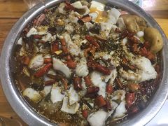 酸菜鱼-黑皮酸菜鱼(三山街店)