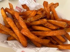 -The Habit Burger Grill 哈比特汉堡(复兴soho店)