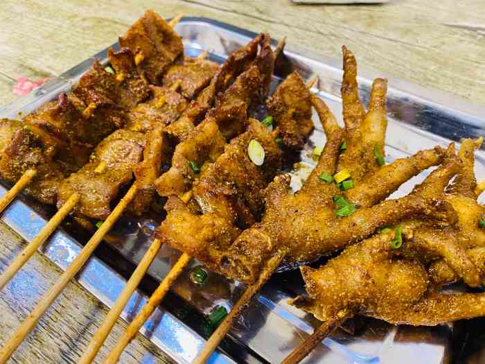 安陆烧烤-"再小区里面正大门里面,每天生意很好的.好.