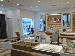 -三目眼镜·蔡司视觉合作店(青浦宝龙店)