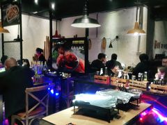 -何师烧烤·香辣蟹·川菜·30年老品牌(太古里旗舰店)