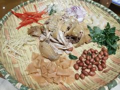 顺德八彩大盘捞鸡-百年恒益烧腊海鲜酒家·非遗传承(广州黄埔店)