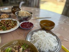 -户撒阿沙过手米线店