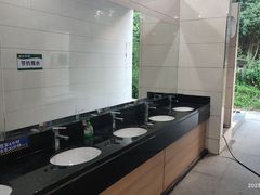 -丹霞服务区-公共厕所