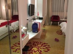 -杭州滨江宝龙城华美达酒店