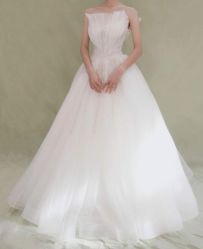-予白婚纱礼服馆
