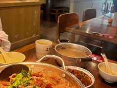 跷脚牛肉小锅-肖四女乐山跷脚牛肉(世博源店)