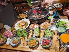 -明洞阿姨·韩式酱蟹烤肉·创意料理(三元桥店)