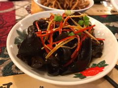 -刘姐啤酒鱼民族演艺餐厅(西街总店)