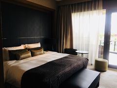 -上海滴水湖皇冠假日酒店