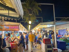 -席娜卡琳火车铁道夜市