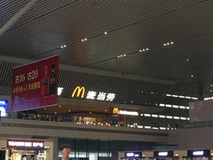 门面-麦当劳(郑州东高铁站店)