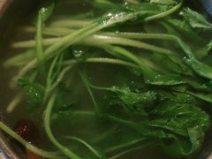 鸡汤煮鸡毛菜-初蓉丨遇见新川菜(亲贤街荣耀店)