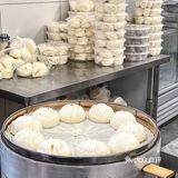 跟长沙娭毑抢包子吃！这家店排队也要买