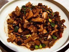 酸辣椒炒肉-雅和生态渔庄·宜城锅巴饭(龙灵山公园店)