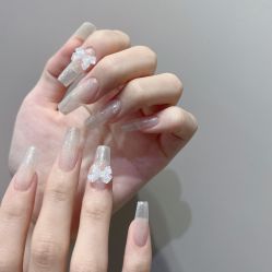 -花岐款式专研健康美甲沙龙