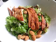 鸡肉杏仁沙拉-MADO冰淇淋咖啡馆(淘金店)