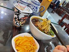 -牛一嘴·兰州牛肉面·大盘鸡(财富中心店)