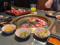-铭牛烧肉·和牛海鲜自助(高新月牙湖店)