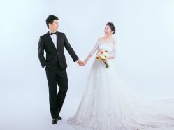 点击看大图 -挪娅婚纱摄影皇家会所