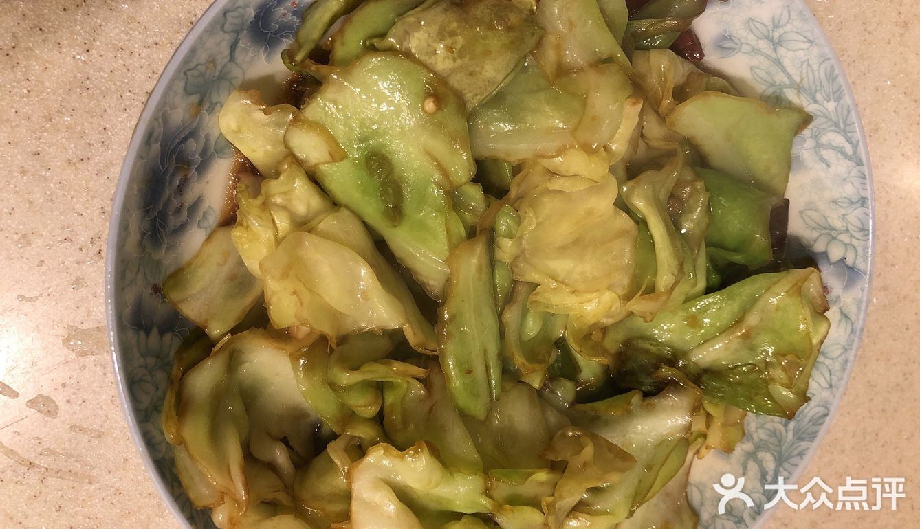 午餐吃手撕包菜