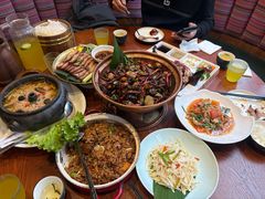 -老滇山寨•云南特色菜•地方菜•民族风情歌舞表演(金碧店)