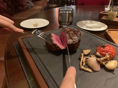 -恰餐厅及酒吧 CHAR Bar & Grill (北京丽都皇冠假日店)