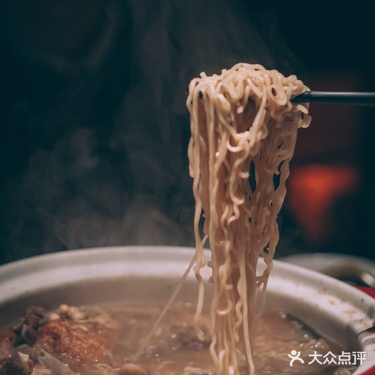 正佳M层 | 神秘角落滚热辣，秋日美味啫啫煲