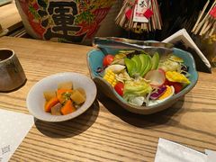 牛油果野菜沙拉-本源食集 日式烧肉·炉端烧(东海缤纷店)