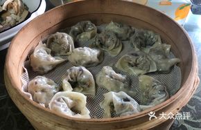Qiantong Soup Dumplings