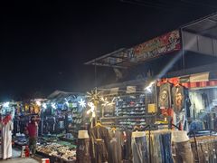 -席娜卡琳火车铁道夜市