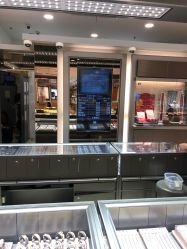 -六福珠寶(百联南方购物中心店)