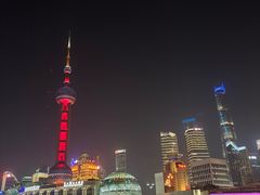 -黄浦江游览十六铺3号码头网红自助餐