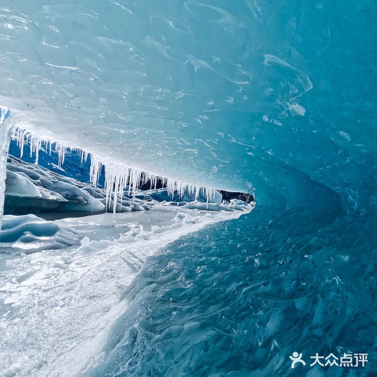 行走 壮美的来古蓝色冰川，冰月静谧世界