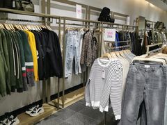 -URBAN REVIVO(济南世茂广场店)