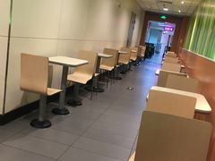 大堂-麦当劳(北京南站店)